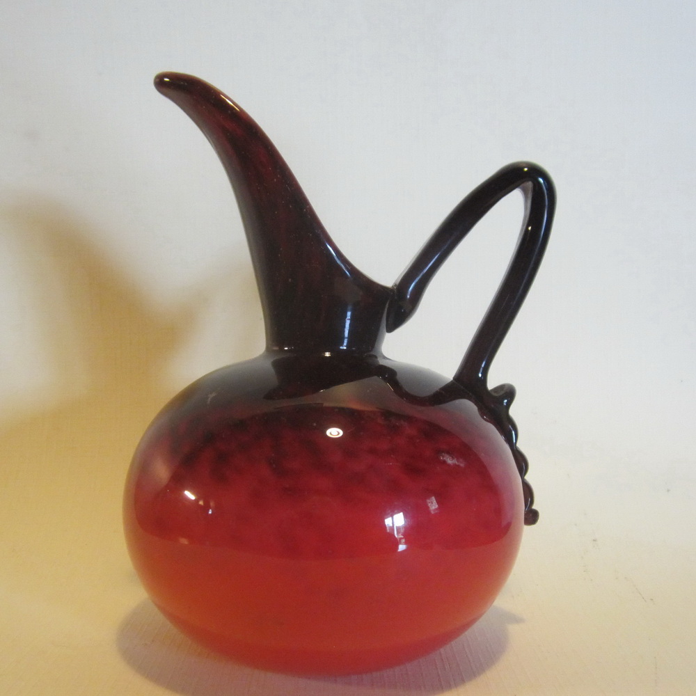 antique Schneider pitcher in vermilion red and dark purplish red colors typical of the origins of the "Jades" series in 1923-1924